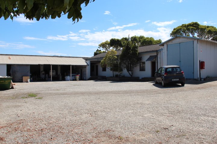 To Let  Bedroom Property for Rent in George Industrial Western Cape
